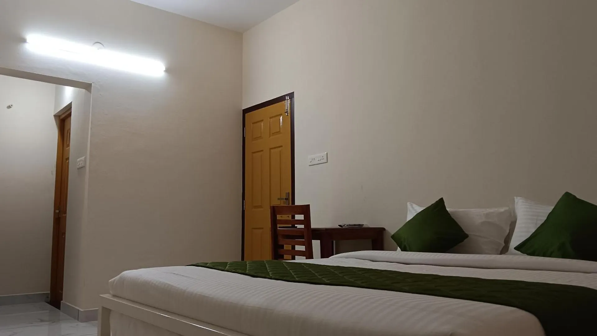 Greenview Royal Stay Near Amrita Hospital Edappally Kochi